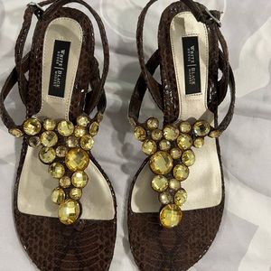 White House Black Market thong style sandals size 7M